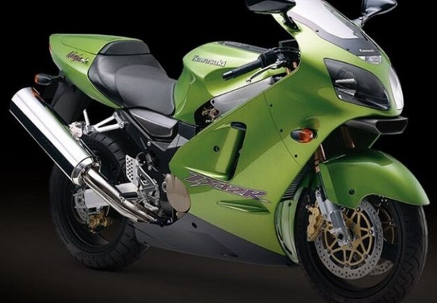 世界最速のメガスポーツ Zx 12r ニンジャ の驚異のパワー Emera